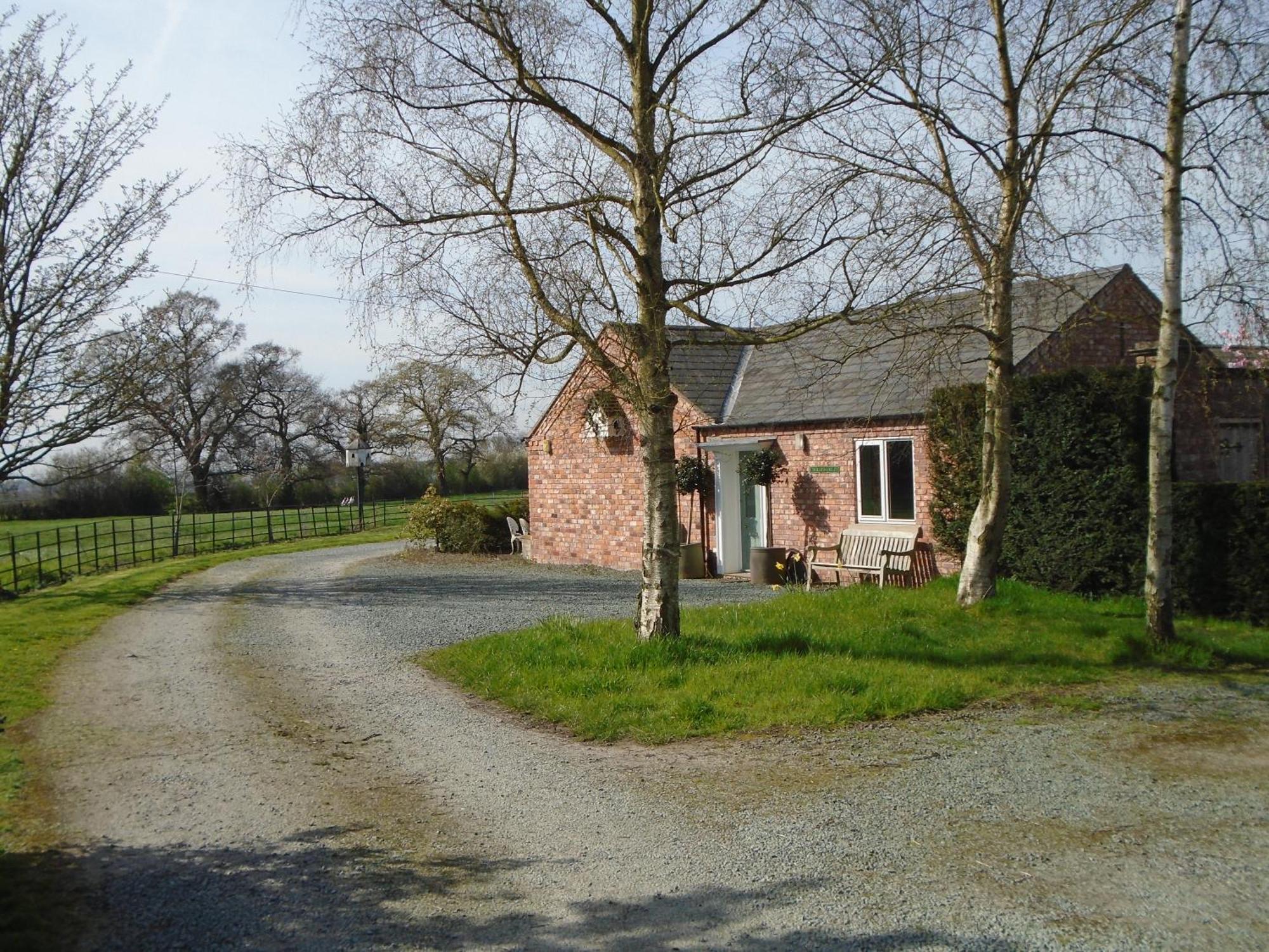 Bed and Breakfast Manor Farm Egerton Malpas  Экстерьер фото